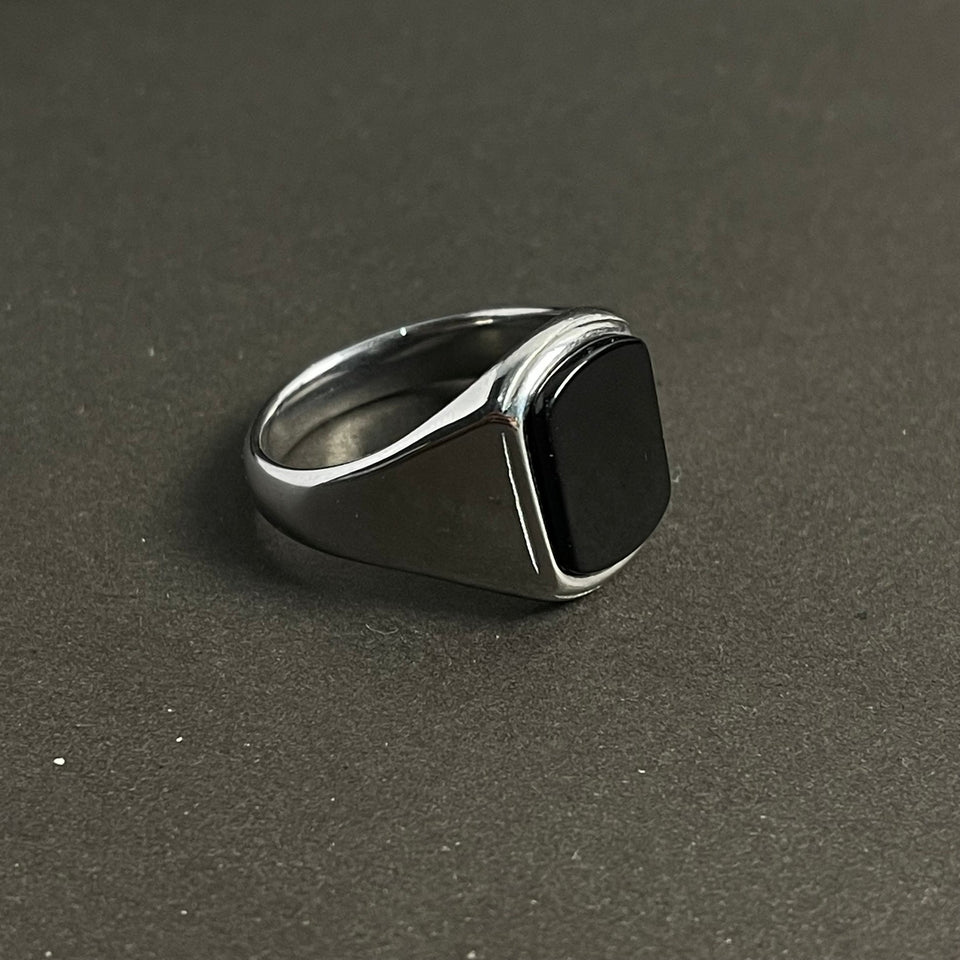 Plain Square Black Agate (Onyx) Modern Silver Ring